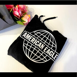 T34- American Eagle Men’s black Hoodie Size XL